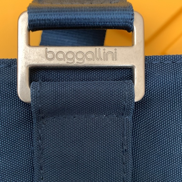 New Baggallini tote bag blue adjustable strap lots of pockets - Picture 4 of 17